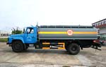東風(fēng)140尖頭加長(zhǎng)型油罐車(運(yùn)油車)
