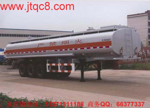 3橋半掛型油罐車